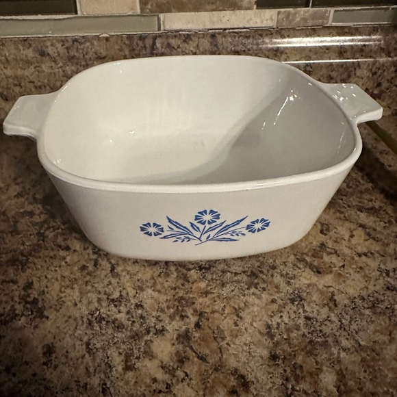 Corningware Other - Vintage Corning Ware 1 1/2 Quart Casserole Dish - No Lid